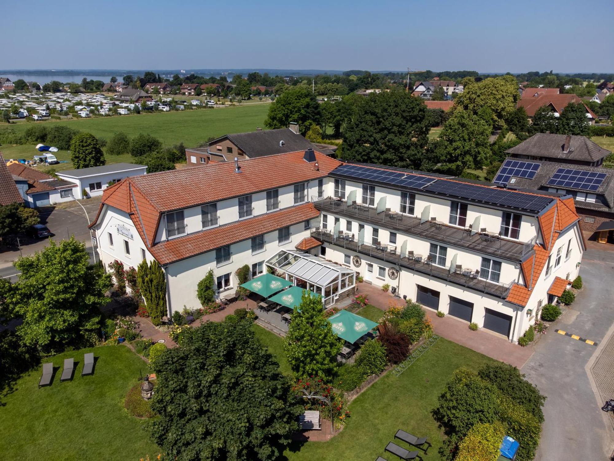 Hotel Garni Zur Alten Post Lembruch Exterior photo